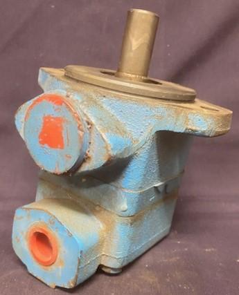 Vickers V10 1P1P 1C20 Hydraulic Vane Pump | Garden City Plastics