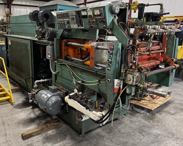 Uniloy 350 R2 blow molding machine | Garden City Plastics