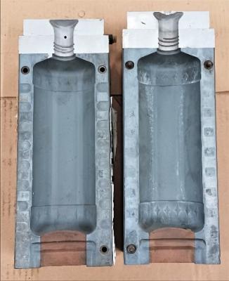 Top Open View 32 oz Blue Diamond Cylinder Blow Mold
