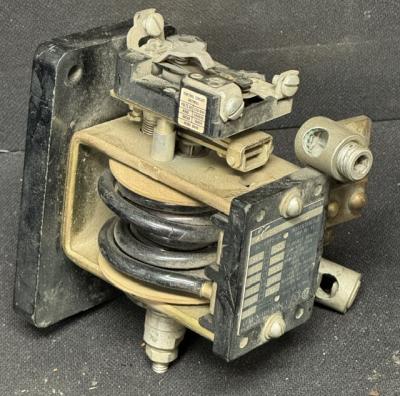 Allen-Bradley S09 A17E Series A Instantaneous Trip Relay