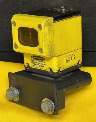 Banner OPBT2QDH Sensor Block with Banner OSBL Photoelectric Sensor Head (2)