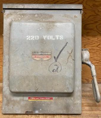 Cutler Hammer 4131H3301 3-Pole Enclosed Safety Switch