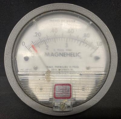 Dwyer 2001AV Magnehelic Differential Pressure Gauge