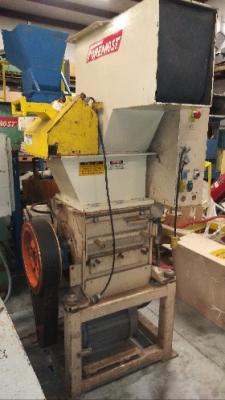 Foremost SCG-1116 20 HP Roll Feed Grinder