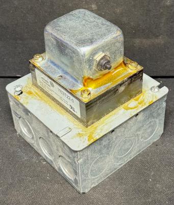 Johnson Controls transformer