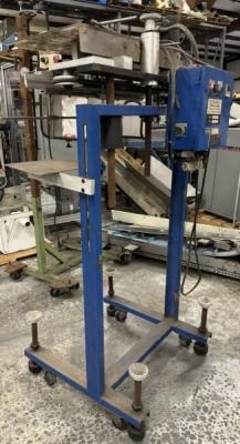 MTM Model 730-A bottle trimmer