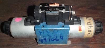 Mannesmann Rexroth 4WE10Q40/CG24N9DK24L Solenoid Valve