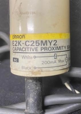 Omron E2K-C25MY2 Capacitive Proximity Sensor