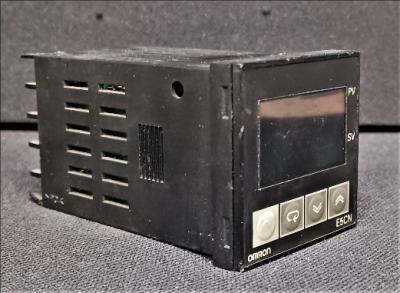 Omron E5CN-R2MTC-500 Temperature Controller