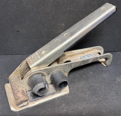 Strapping tool