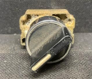 Telemecanique ZB2-BE101 Contact Block on Mounting Block with Selector Switch