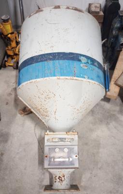 Uniloy 24" diameter material hopper with drawer magnet