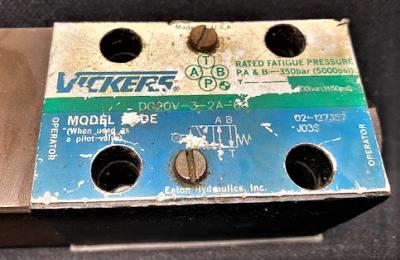 Vickers DG20V-3-2A-60 Directional Control Hydraulic Valve