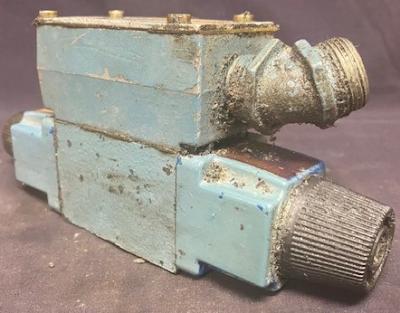 Vickers DG4V-3-6C-M-W-B-40 Hydraulic Direction Control Valve