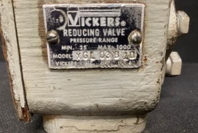 Vickers XGL 03B 10 Hydraulic Valve
