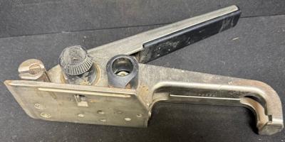 Strapping tool bottom